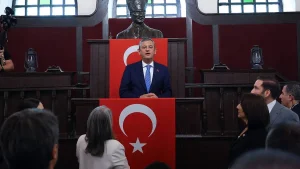 Özgür Özel, Yeni Parti’nin genel başkanı seçildi